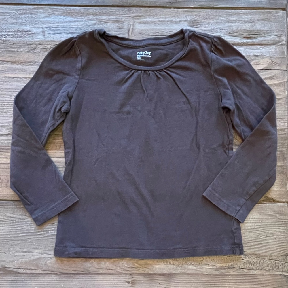 BabyGap girls long sleeve tee in size 5